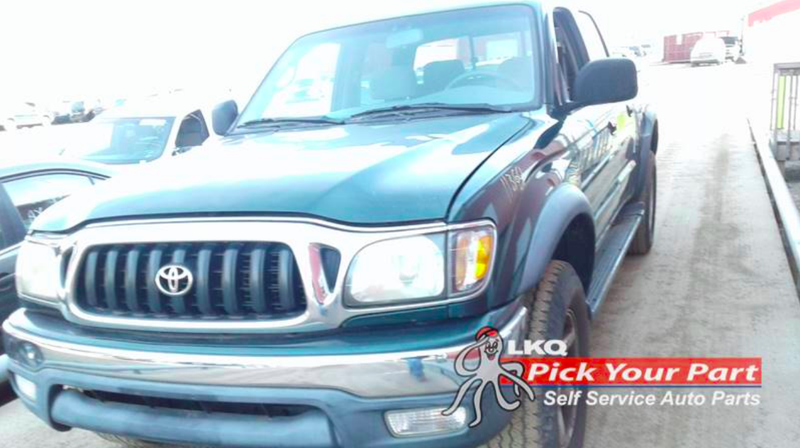 Illustration for article titled Look At This Totally Rusted-Out Toyota Tacoma